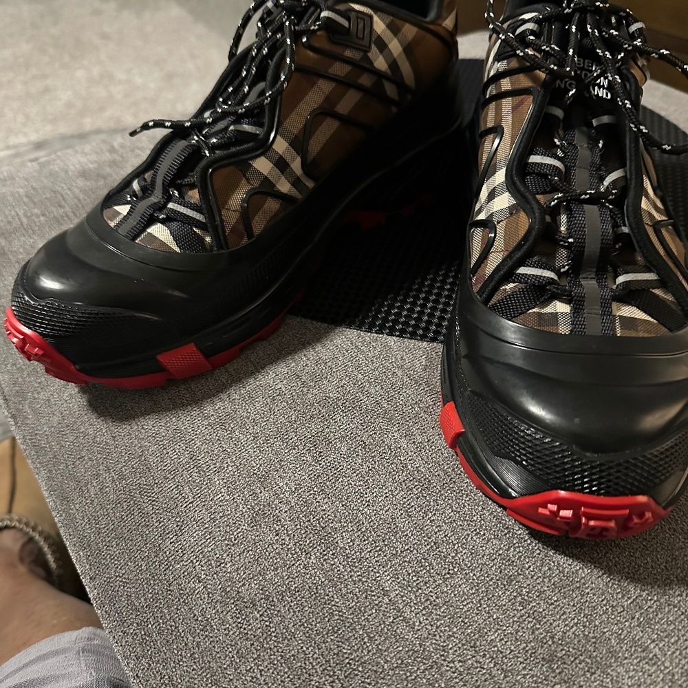 New Arthur Check Pattern Sneakers